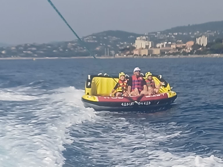 Louez un Boston Whaler Boston Whaler 170 super sport à Sainte-Maxime