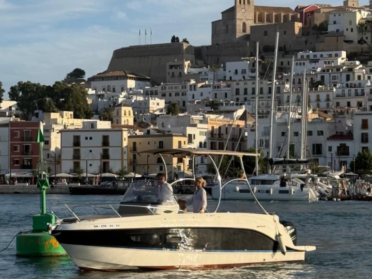 Louez un Quicksilver Activ 805 Sundeck à Ibiza (Ville)