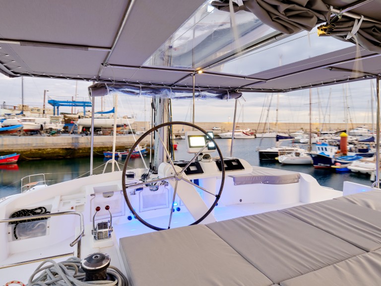 Location bateau Lagoon Lagoon 52 F à San Miguel De Abona sur Samboat