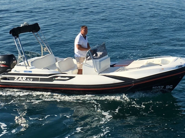 Semi-rigide à louer à Port de Pollença au meilleur prix