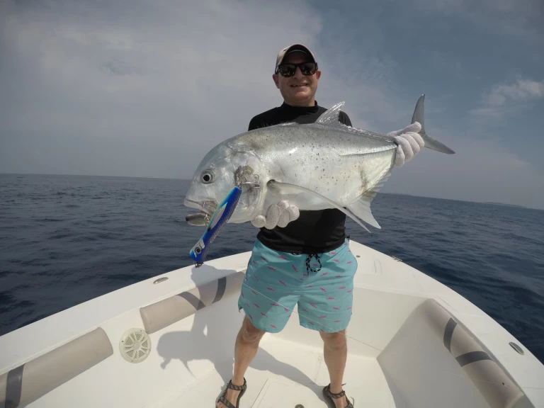 Location bateau Touring 24 24 center console  à Kendhoo sur Samboat
