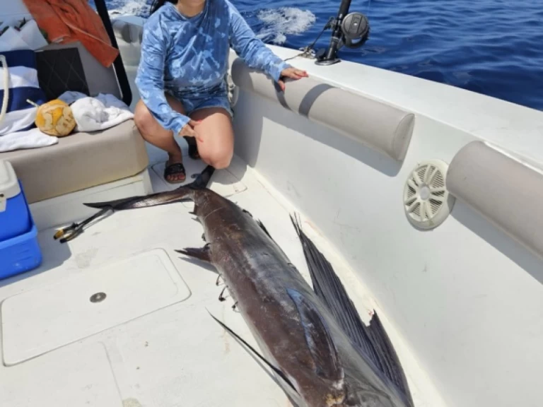 Louer Bateau à moteur avec ou sans skipper Touring 24 à Kendhoo