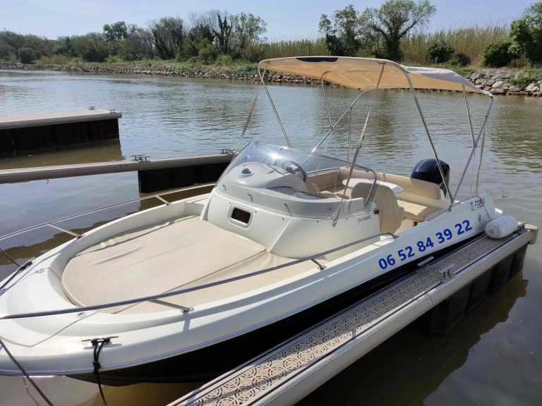 Jeanneau Cap Camarat 635 WA a louer à Hyères