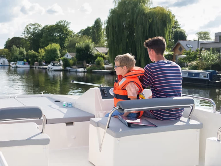 Louer Bateau à moteur avec ou sans skipper Le Boat à Branges