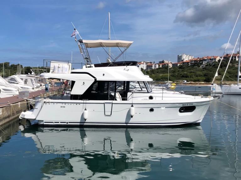 Bateau à moteur à louer à Biograd na Moru au meilleur prix