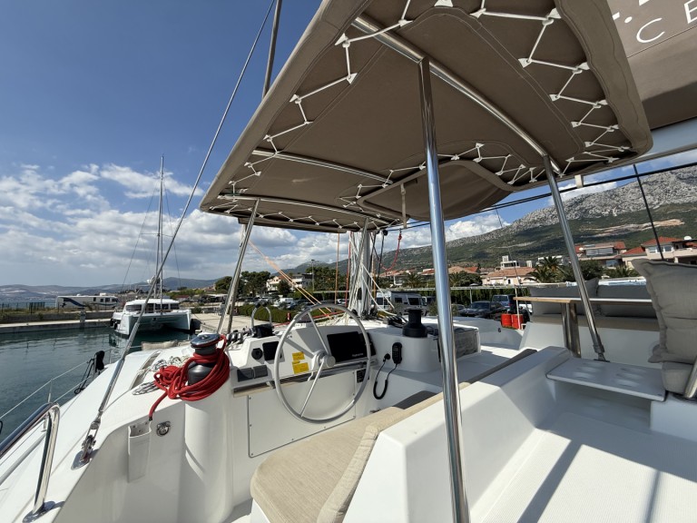 Catamaran à louer à Rogoznica au meilleur prix