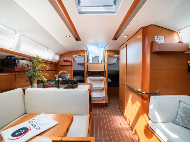 Louer Voilier avec ou sans skipper Jeanneau à Lávrio