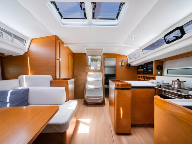 Voilier à louer à Lávrio au meilleur prix