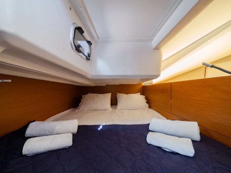 Louez un Jeanneau Sun Odyssey 440 à Lávrio