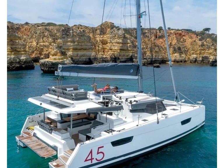 Location bateau Fountaine Pajot Elba 45 à Hyères sur Samboat