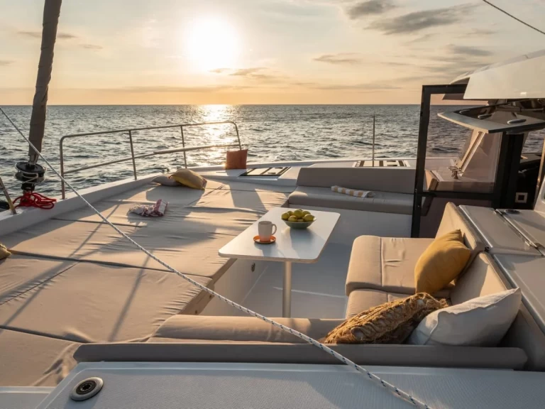 Location bateau Bali Bali 4.4 à Álimos sur Samboat