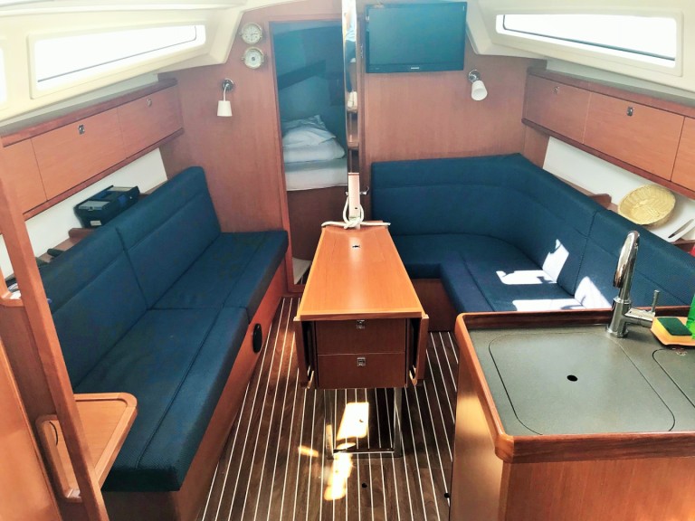 Louez un Bavaria Cruiser 34 à Drage