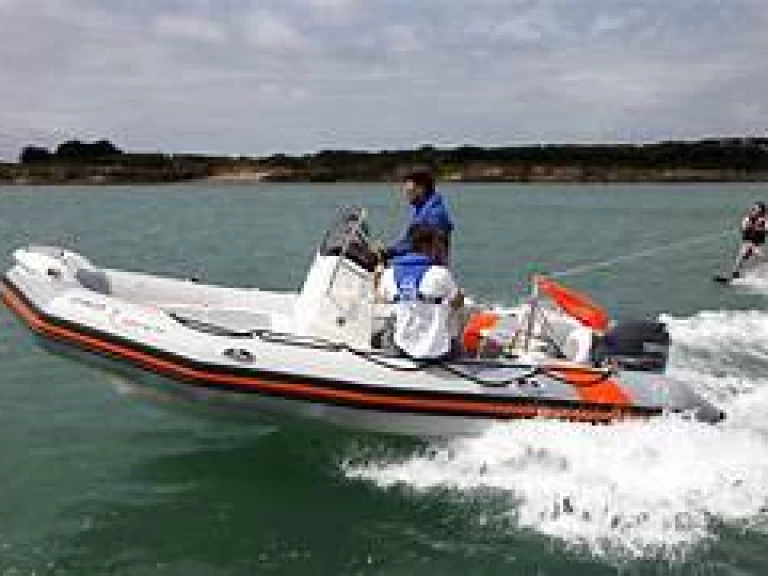Location Bateau à moteur à Arzon - Zodiac Zodiac pro 550 open