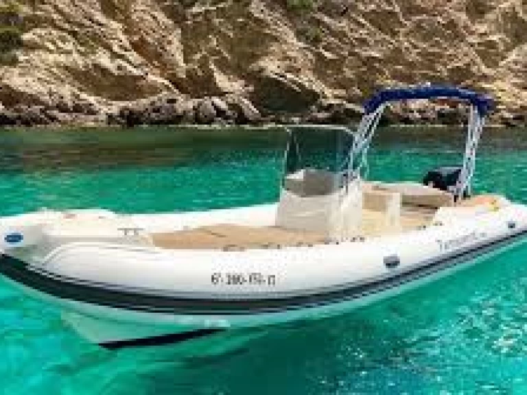 Location à Arzon - Capelli CAPELLI TEMPEST 700 sur SamBoat