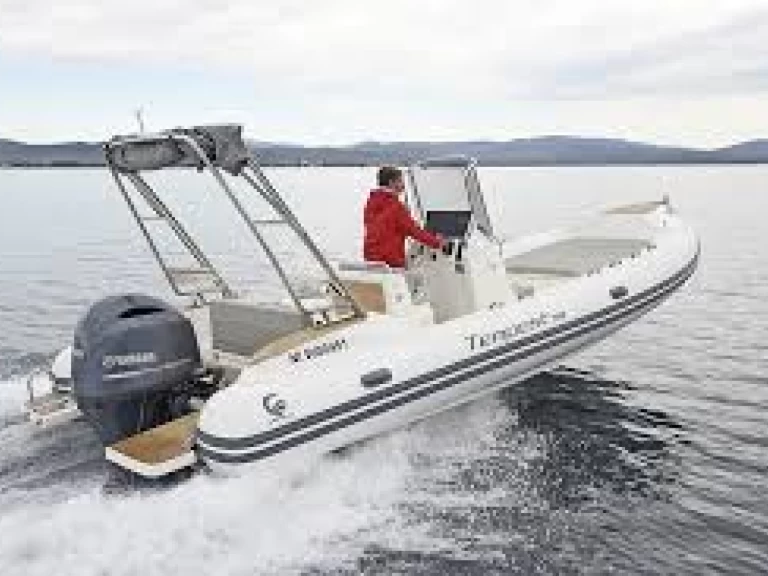 Louez un Capelli CAPELLI TEMPEST 700 à Arzon