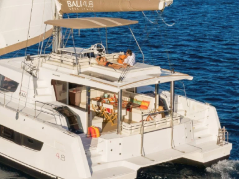 Louez un 15 BALI 4.6 TEN à Ajaccio