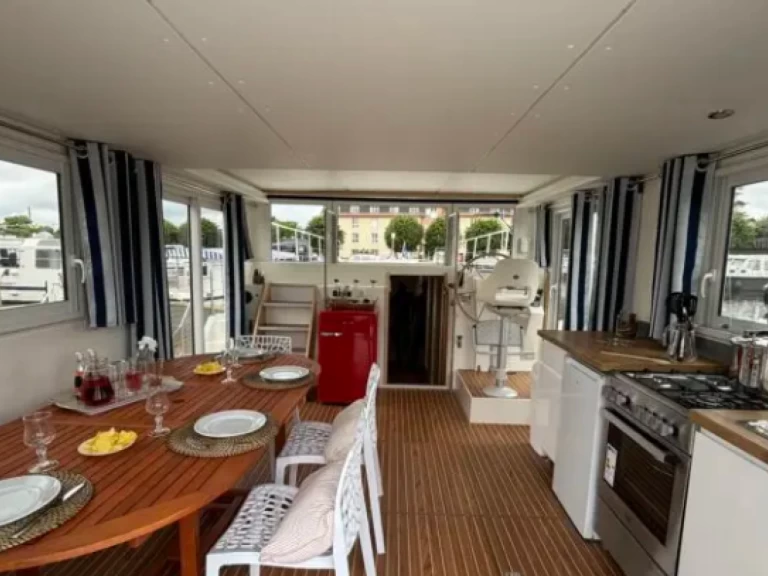 Electrique LaPeniche FS a louer à Pontailler-sur-Saône