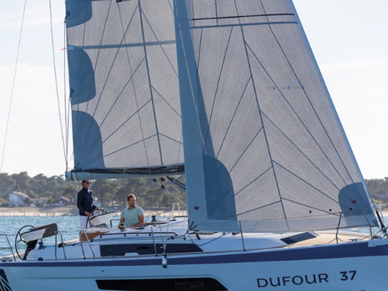 Location bateau Golfe-Juan pas cher DUFOUR 37 FLAVOURS OF THE SEA