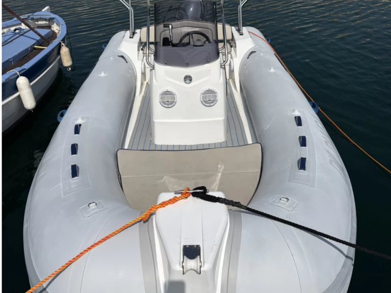 Location Semi-rigide Capelli avec permis