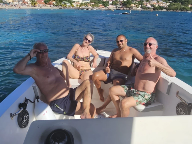 Location Bateau à moteur à Les Trois-Îlets - aback 24 Abbaco 24