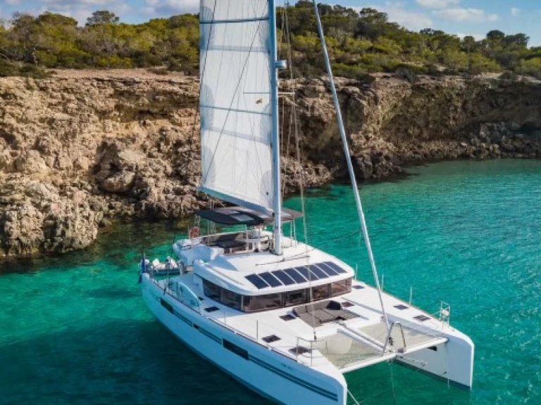 Bénéteau Lagoon 52 a louer à Bonifacio