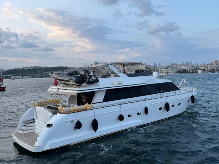 Louez un costome made  costome made  à Bodrum