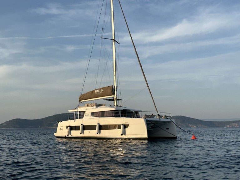 Louez un Bali Catamarans Bali 4.4 à Rogoznica
