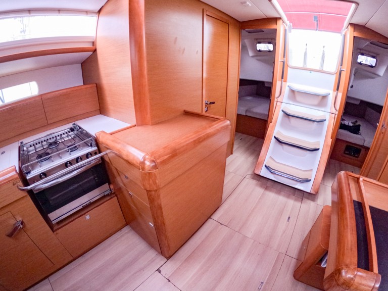 Louez un Jeanneau Sun Odyssey 519 à San Miguel De Abona