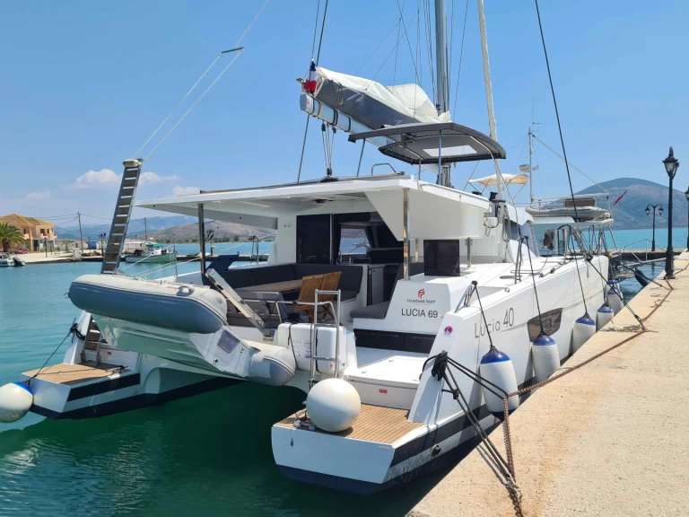 Louer Catamaran avec ou sans skipper Fountaine Pajot à Ligia