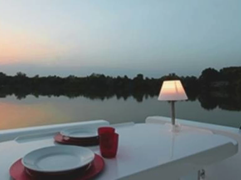 Louer Bateau à moteur avec ou sans skipper Le Boat à Casale sul Sile