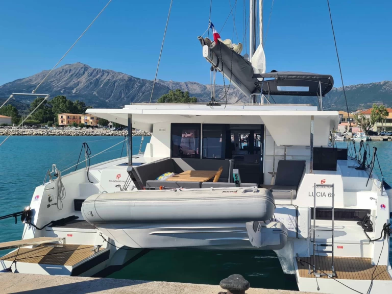 Fountaine Pajot Lucia 40 a louer à Ligia