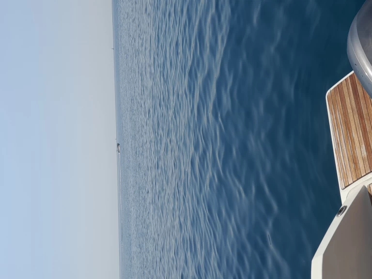 Location Bateau à moteur à Gênes - Jeanneau Cap Camarat 9.0 WA