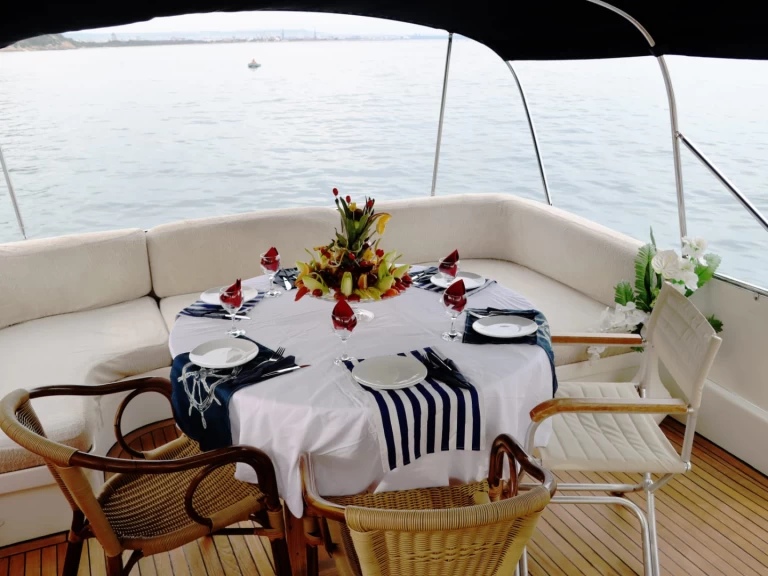 Location Yacht Fairline avec permis