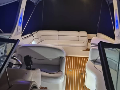 Hyra Motorbåt  med eller utan skeppare Chaparall  Terracina 