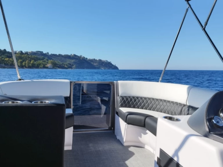 Swiss-Boat/Italy Boat Funlounger 8.5 a louer à Milazzo