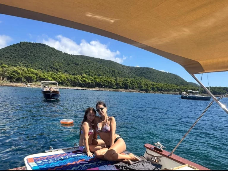 Bateau à moteur à louer à Salerne au meilleur prix