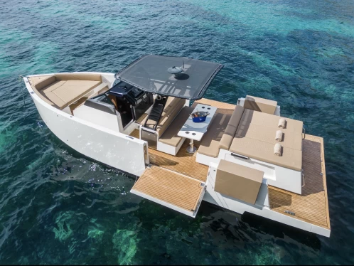 Bateau à moteur à louer à Sant Antoni de Portmany au meilleur prix