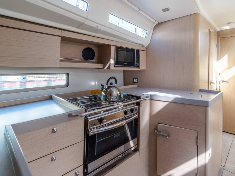 Louer Voilier avec ou sans skipper Bénéteau à Olbia