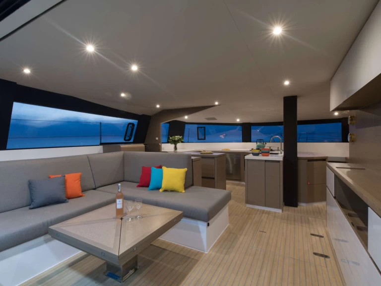 Louer Catamaran avec ou sans skipper Custom à Le Marin