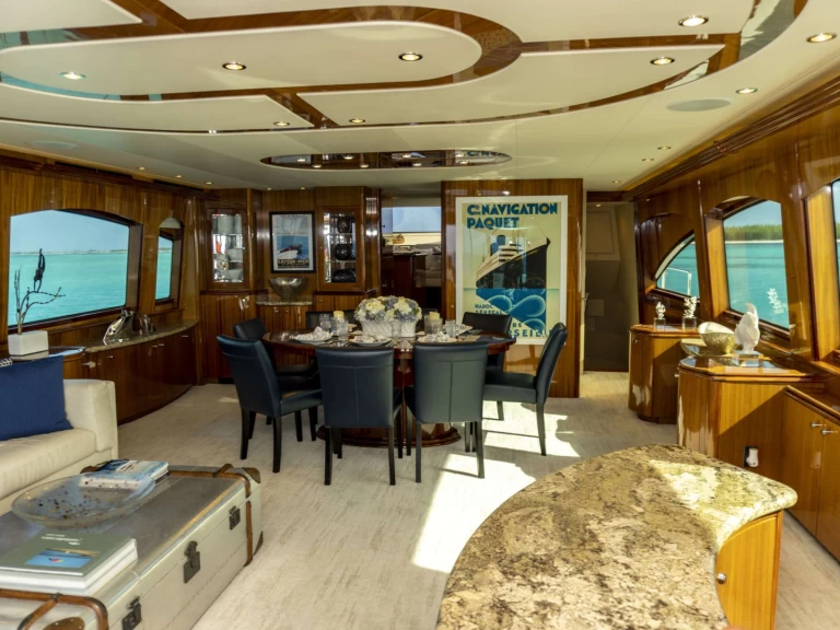 Louez un Hatteras Gail Force II à Nassau