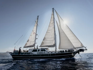 Rent a  MOTORSAILOR DEA DEL MARE Bodrum