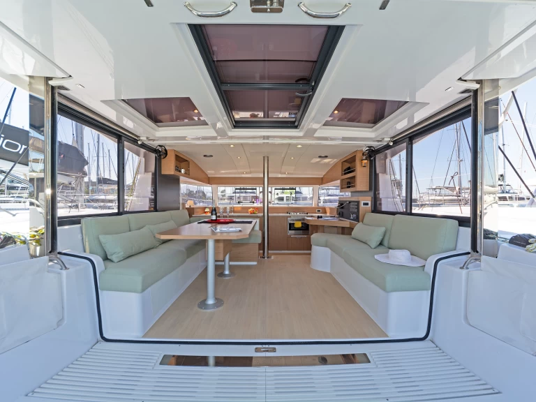 Catamaran à louer à Dème de Vólos au meilleur prix