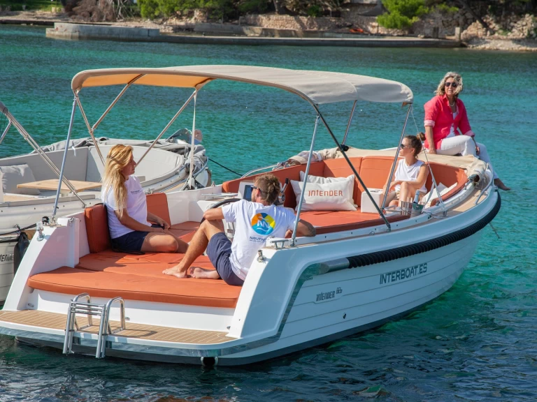 Location bateau Port de Pollença pas cher Intender 820