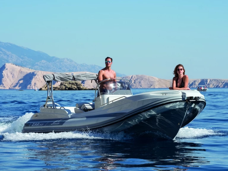 Louer Semi-rigide avec ou sans skipper Zar à Port de Pollença