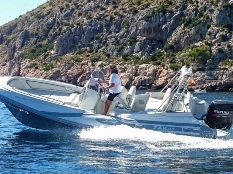 Louer Semi-rigide avec ou sans skipper Zar à Port de Pollença