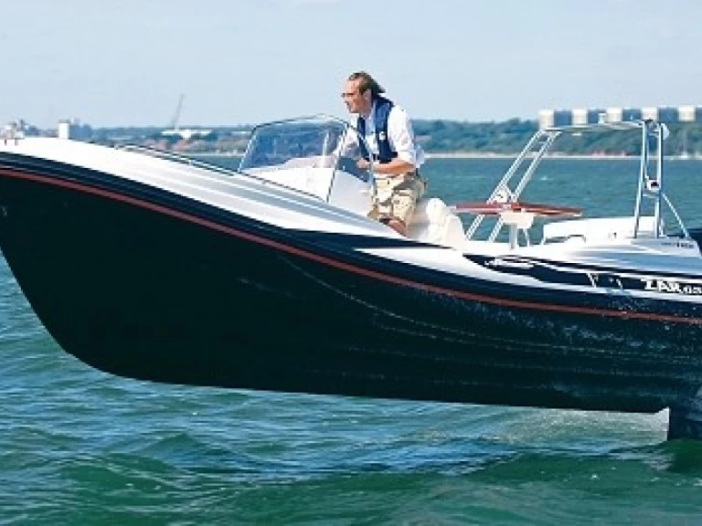 Semi-rigide à louer à Port de Pollença au meilleur prix