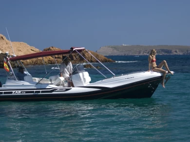 Louer Semi-rigide avec ou sans skipper Zar à Port de Pollença