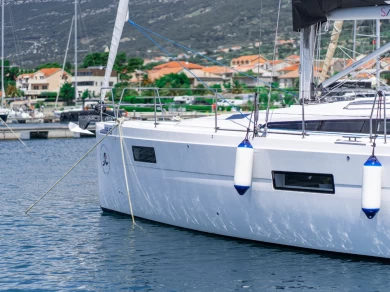 Noleggio Barca a vela Elan con patente nautica