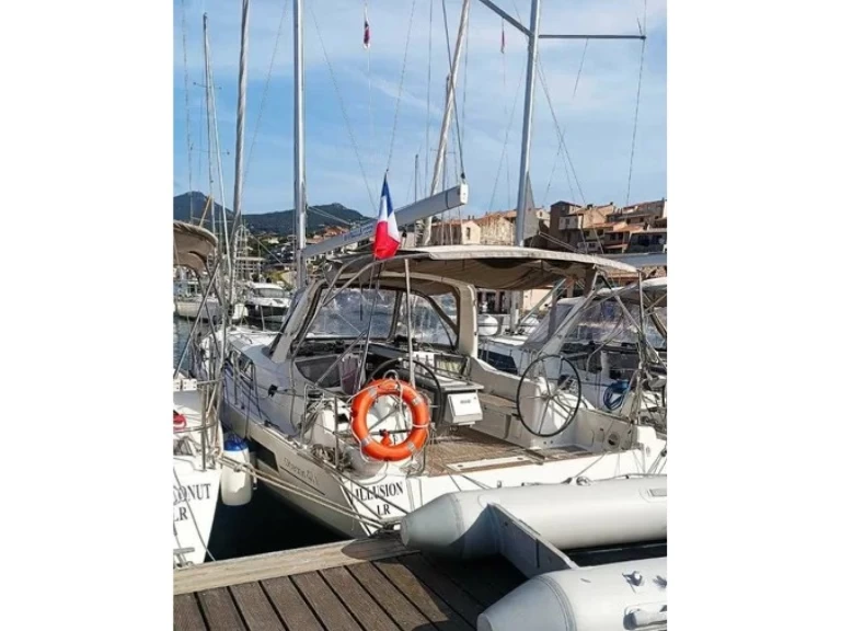 Location bateau Bénéteau Oceanis 41.1 à Gouviá sur Samboat