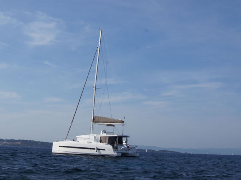 Louez un Bali Catamarans Bali 4.5 à Álimos
